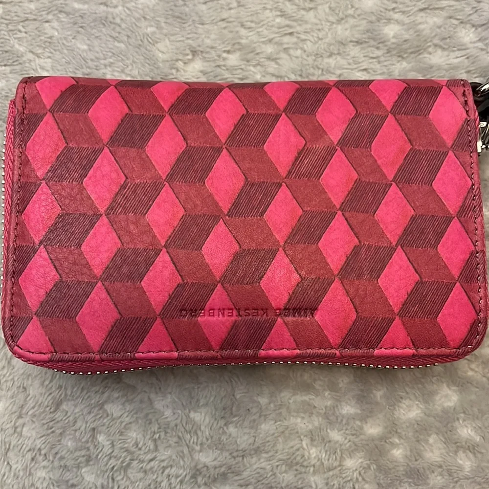 Aimee Kestenberg Two Tone Pink Wristlet New with Tags